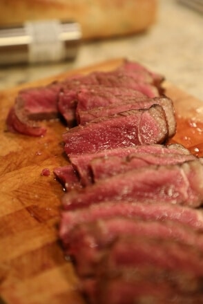 Steak rare vom Charolais Rind