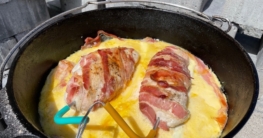 Bacon-Hähnchen mit Kartoffel, Spargeln und Sauce Hollandaise aus dem Dutch Oven Rezept