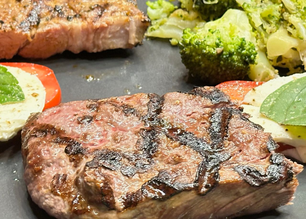 Steak vom Gasgrill mit Backburner